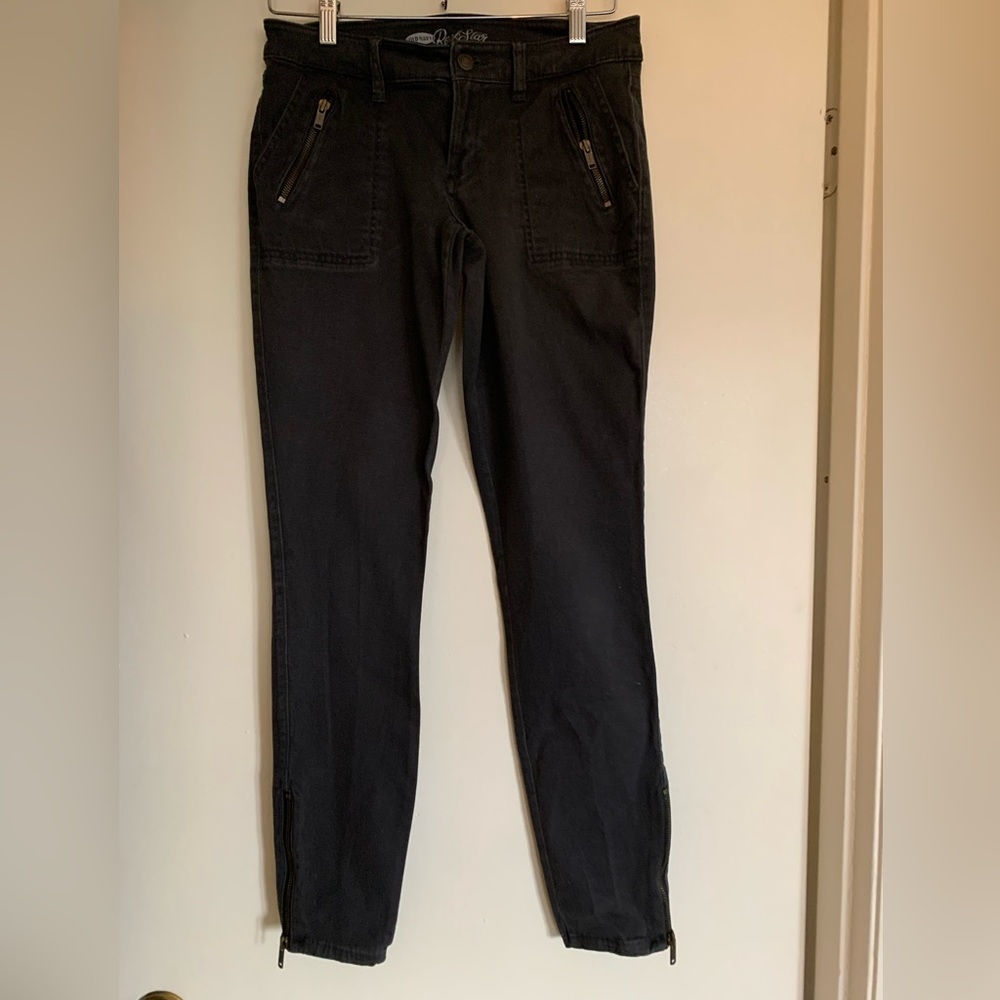 Old Navy “The Rockstar”black jeans size 6